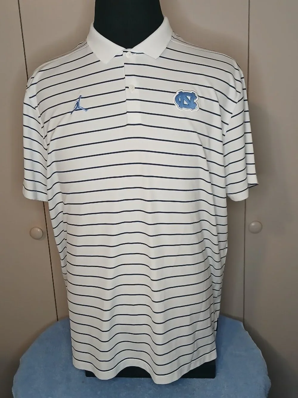 Jordan Men's XL White Striped